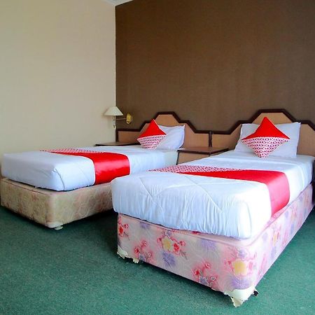 Oyo 2360 Hotel Rio Bengkulu Exteriör bild