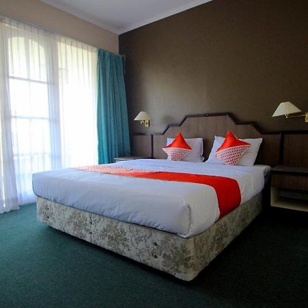 Oyo 2360 Hotel Rio Bengkulu Exteriör bild