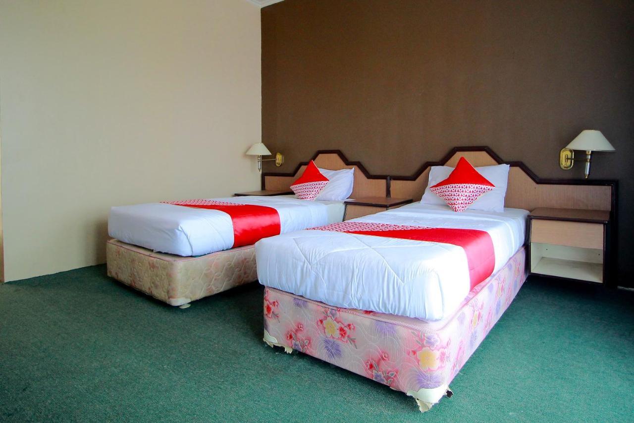 Oyo 2360 Hotel Rio Bengkulu Exteriör bild