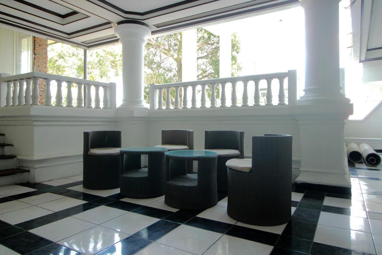 Oyo 2360 Hotel Rio Bengkulu Exteriör bild
