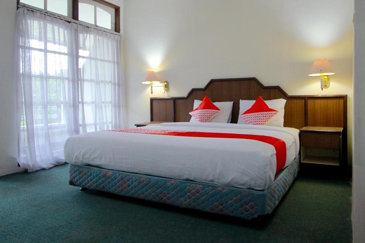 Oyo 2360 Hotel Rio Bengkulu Exteriör bild
