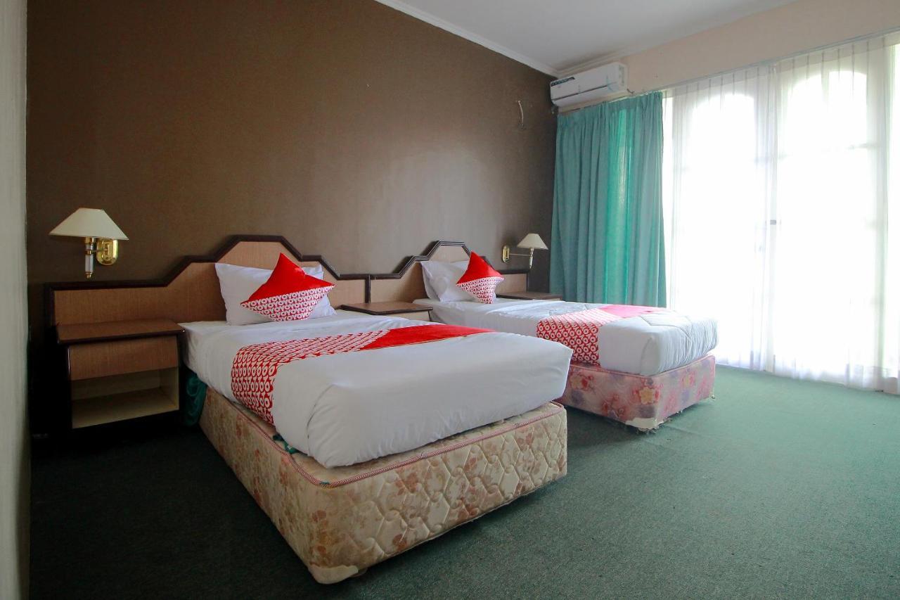Oyo 2360 Hotel Rio Bengkulu Exteriör bild