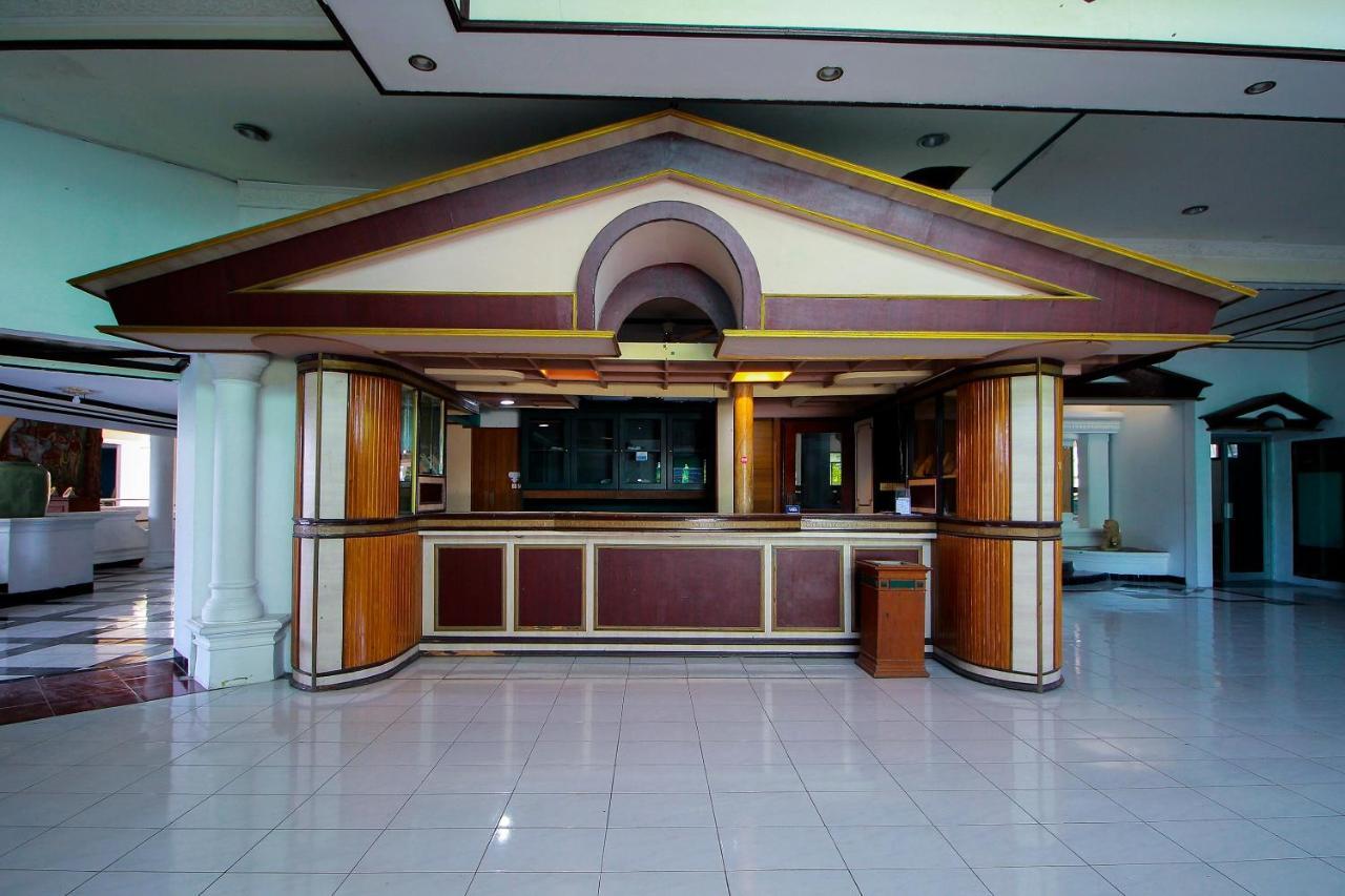Oyo 2360 Hotel Rio Bengkulu Exteriör bild