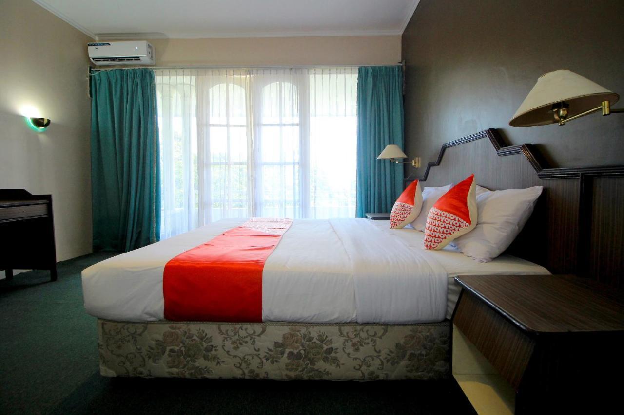 Oyo 2360 Hotel Rio Bengkulu Exteriör bild