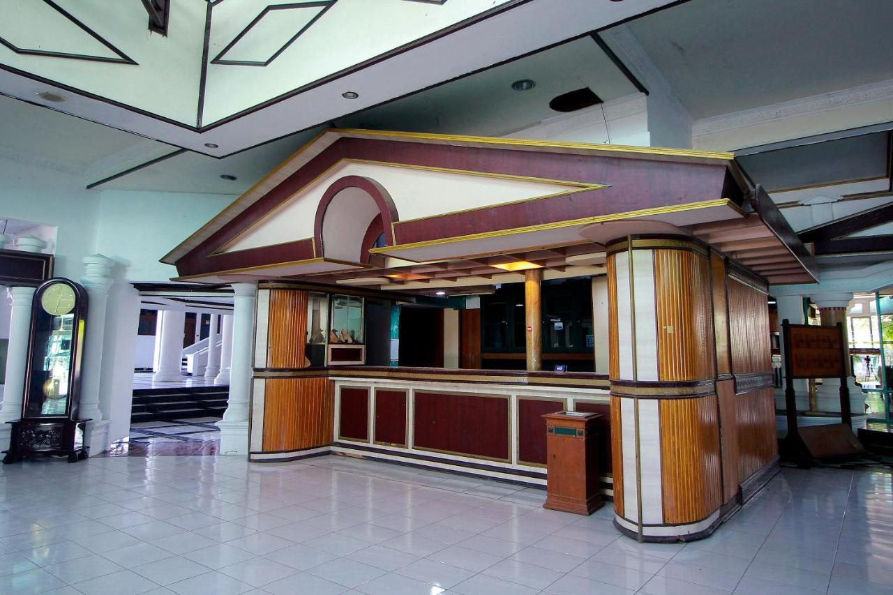 Oyo 2360 Hotel Rio Bengkulu Exteriör bild