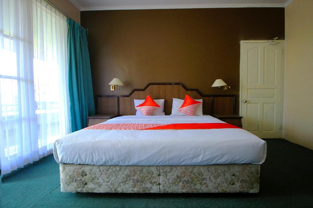 Oyo 2360 Hotel Rio Bengkulu Exteriör bild