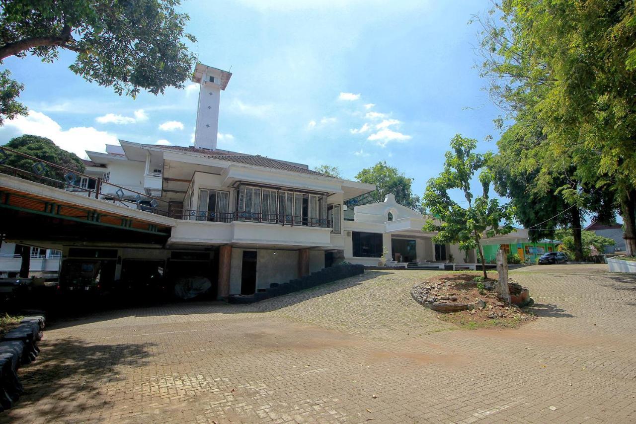 Oyo 2360 Hotel Rio Bengkulu Exteriör bild