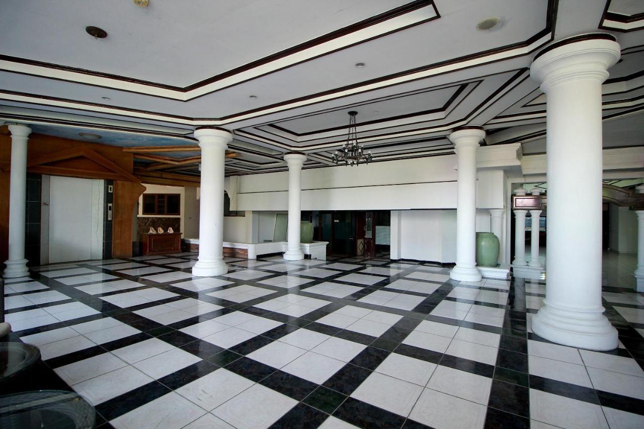 Oyo 2360 Hotel Rio Bengkulu Exteriör bild