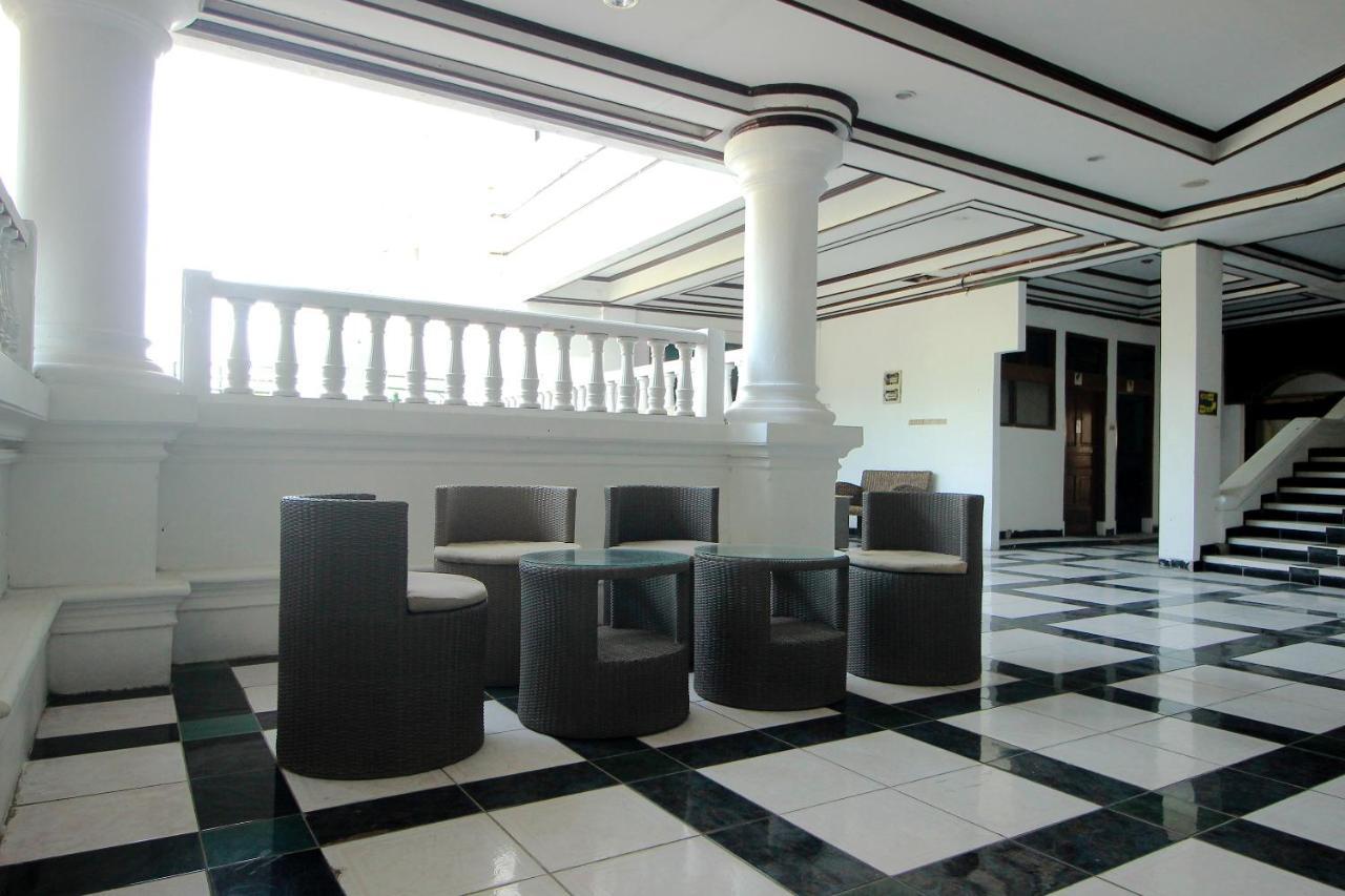 Oyo 2360 Hotel Rio Bengkulu Exteriör bild