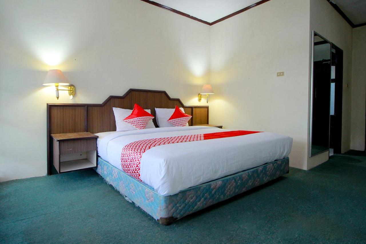 Oyo 2360 Hotel Rio Bengkulu Exteriör bild