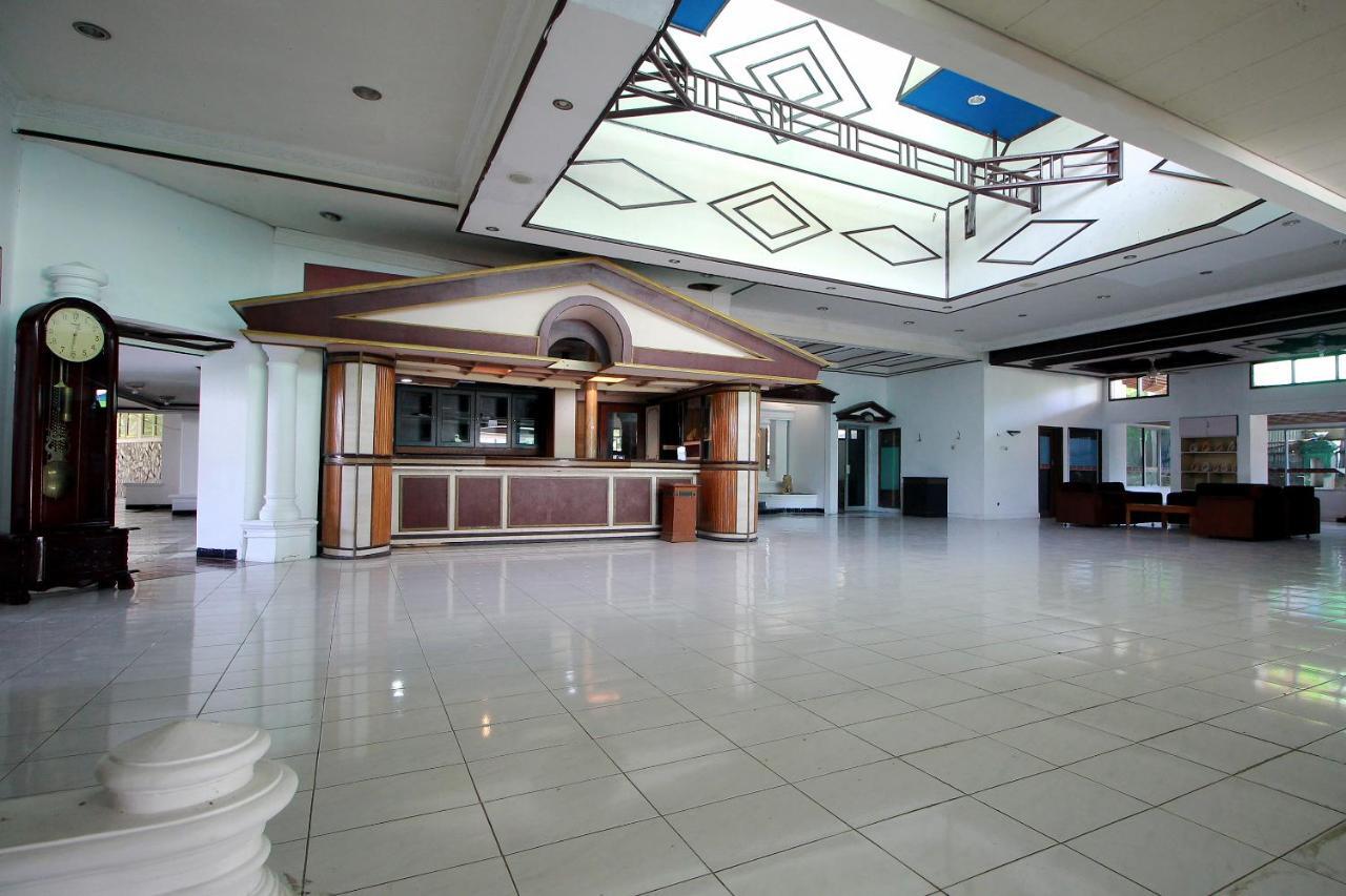 Oyo 2360 Hotel Rio Bengkulu Exteriör bild