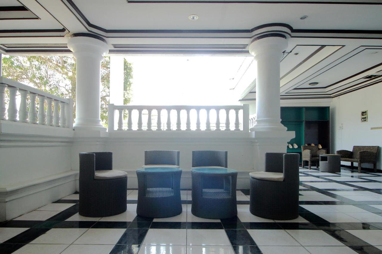 Oyo 2360 Hotel Rio Bengkulu Exteriör bild