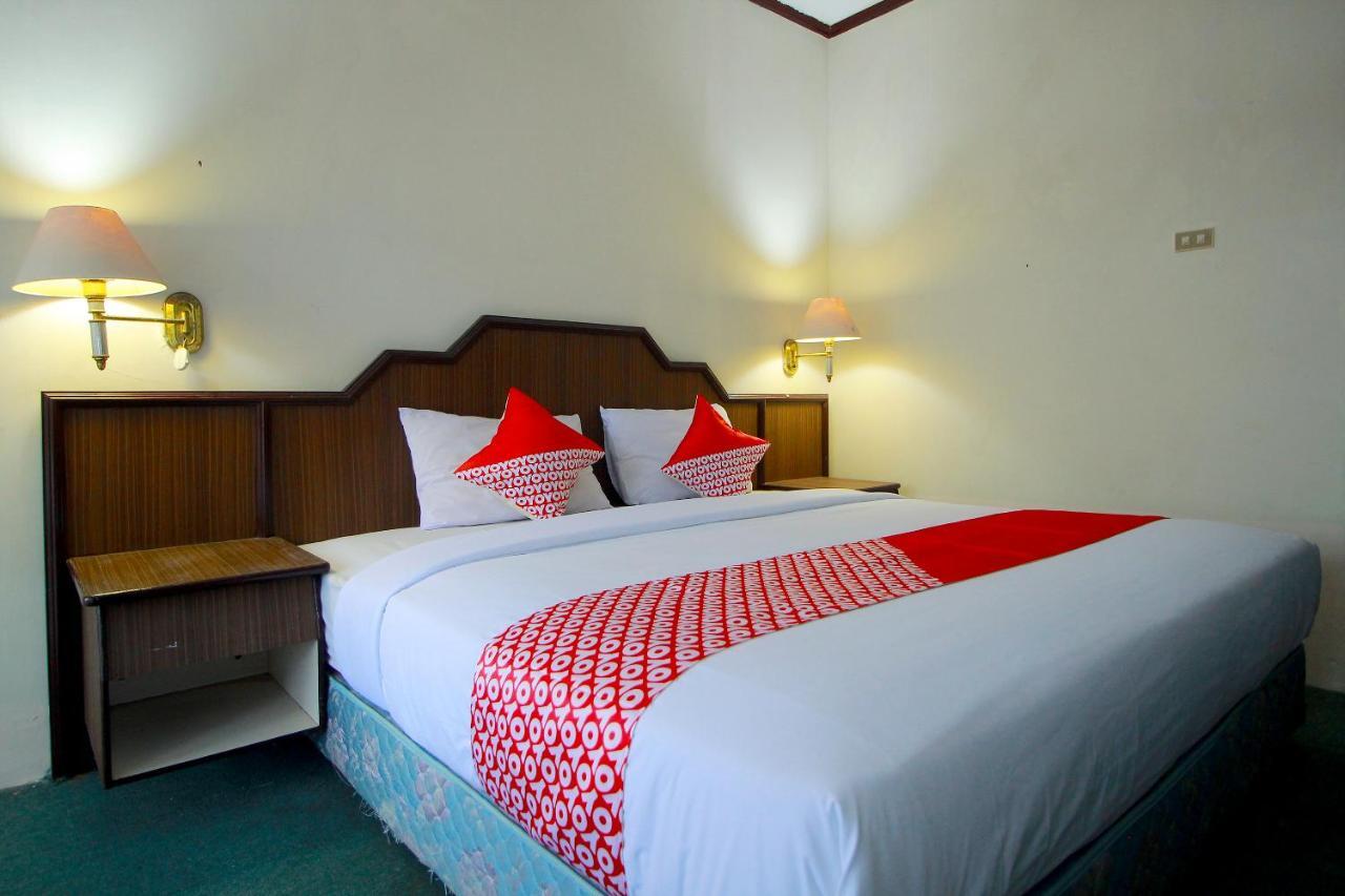 Oyo 2360 Hotel Rio Bengkulu Exteriör bild