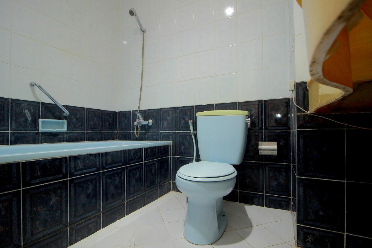 Oyo 2360 Hotel Rio Bengkulu Exteriör bild
