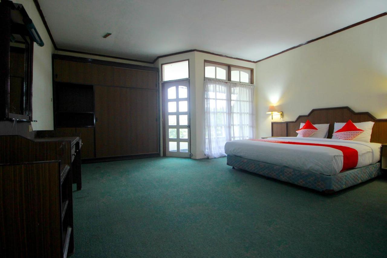 Oyo 2360 Hotel Rio Bengkulu Exteriör bild