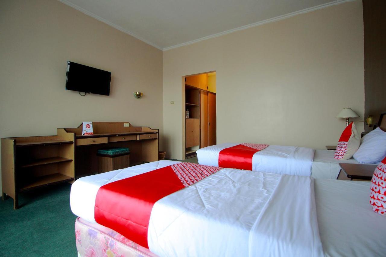 Oyo 2360 Hotel Rio Bengkulu Exteriör bild