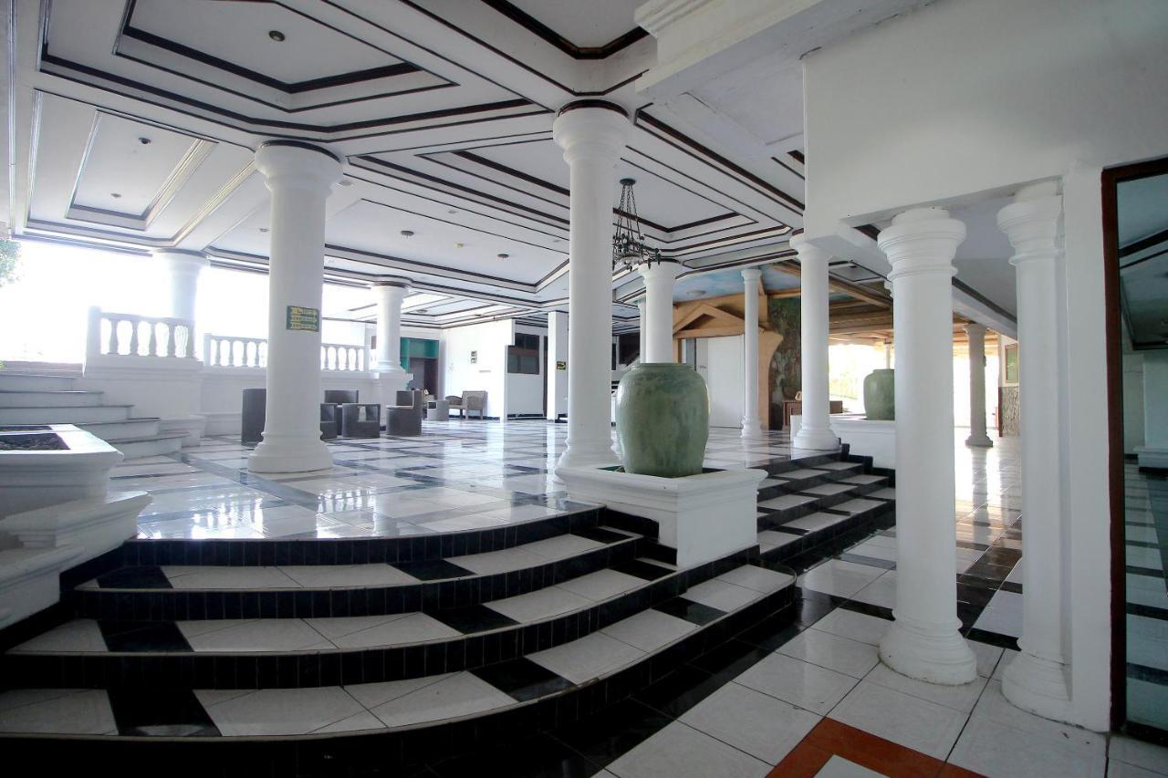 Oyo 2360 Hotel Rio Bengkulu Exteriör bild