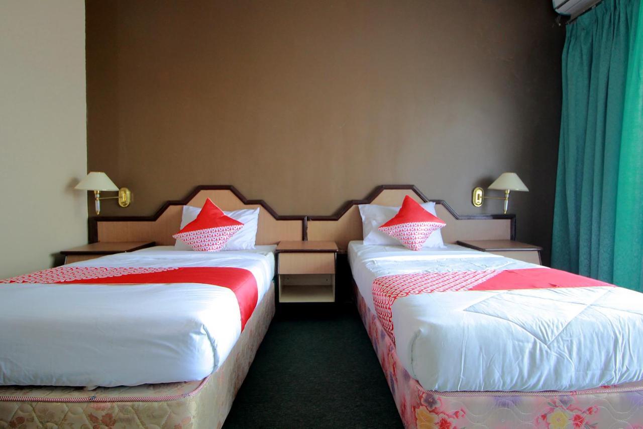 Oyo 2360 Hotel Rio Bengkulu Exteriör bild