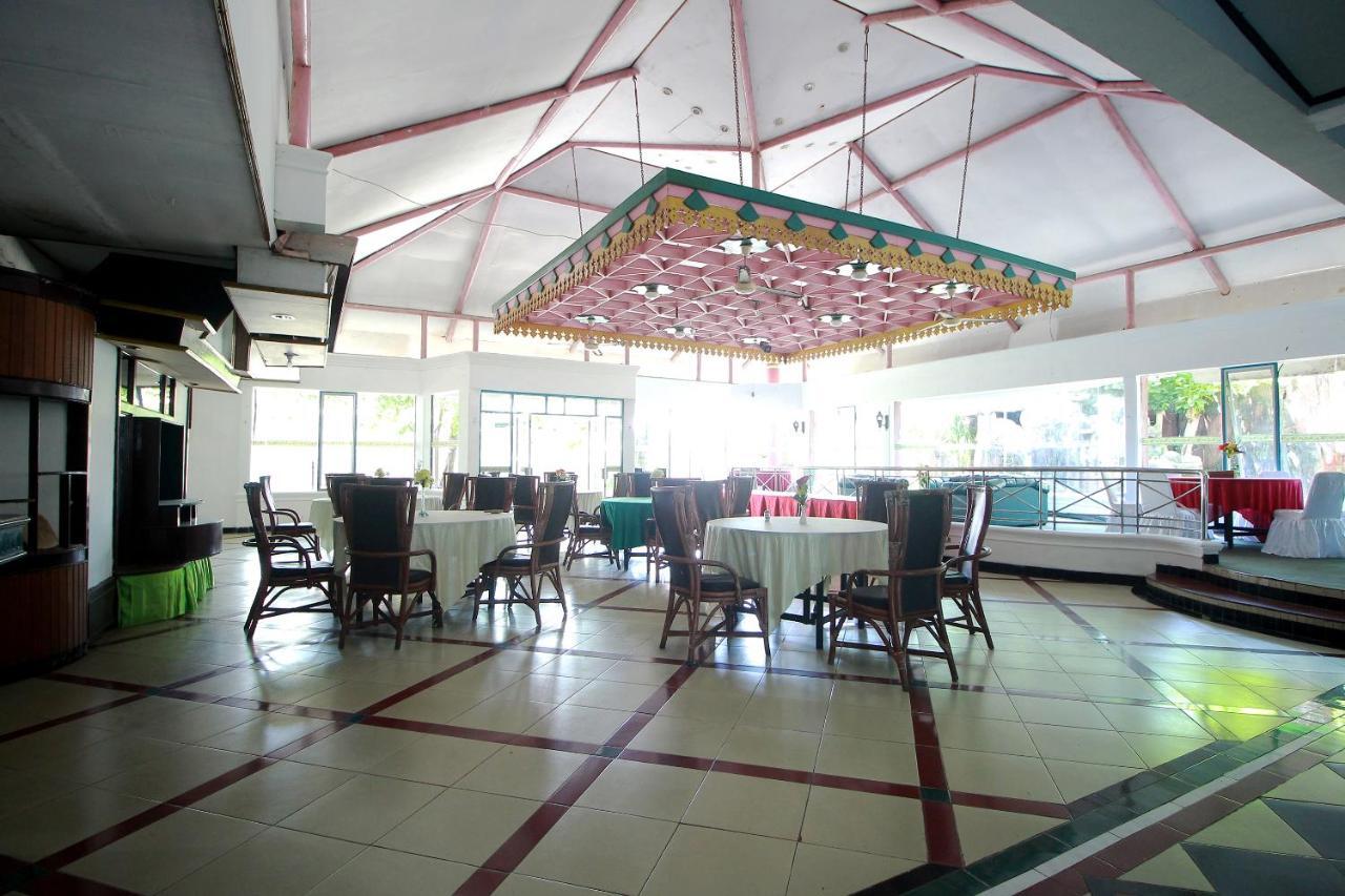 Oyo 2360 Hotel Rio Bengkulu Exteriör bild